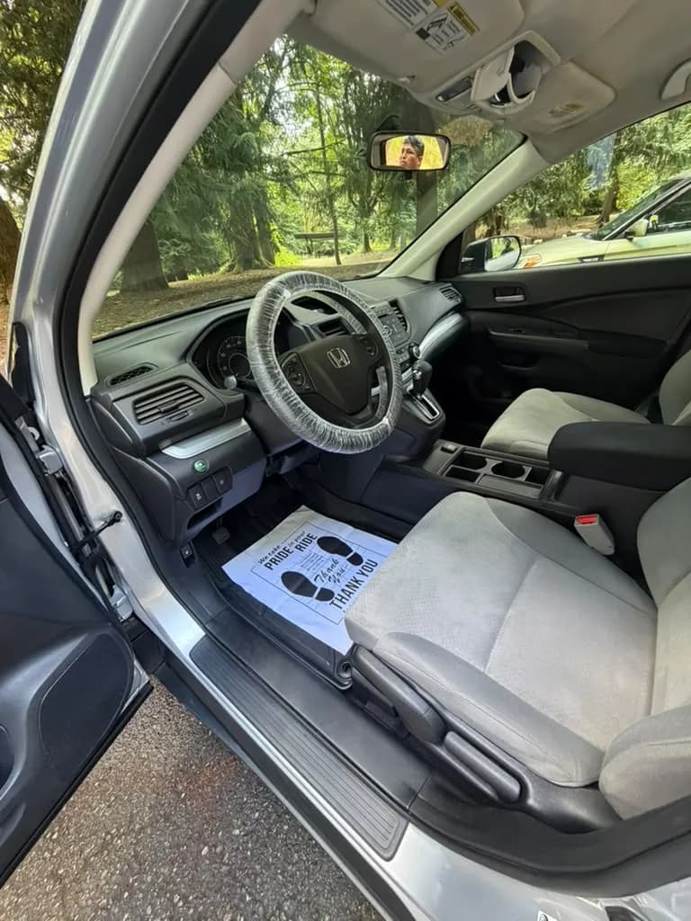 Interior Deep Detail on a Honda CR-V — mobile car detailing in Seattle by Lis's Car Detailing